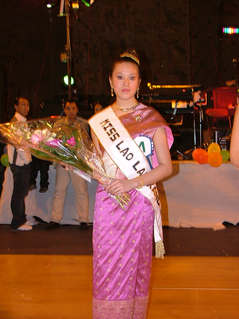 soirée fin année2006-élection miss lane-xang- lao Paris-311206 151.jpg